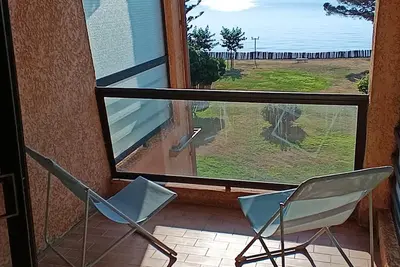 Image de Studio avec vue et accès direct sur mer, piscine au coeur de la Costa Verde