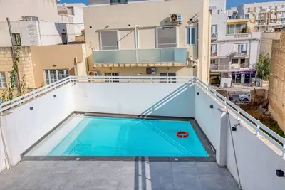 Image de 4br Modern Retreat | Pool Access | Heart of Swieqi