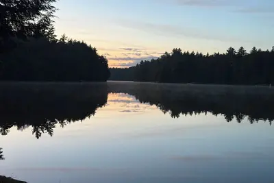 Image de Peaceful Muskoka Waterfront Retreat private beach, dock, lake access ample parking