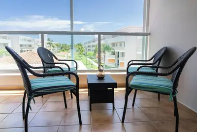 Image de Steps from the beach! Comfortable 3br/2. 5ba Apt