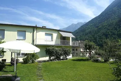 Image de Confortable appartement pour 4 personnes avec Wifi, bain à remous, Tv et patio