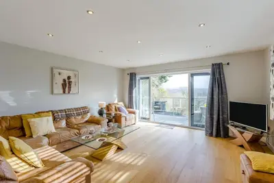 Image de 4 Bed in Goodwick (oc-s34887)
