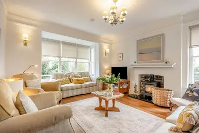 Image de 4 Bed in Appledore (oc-sunni)
