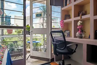 Image de Four-Person Family Room With Private Bathroom (Outside The Room)