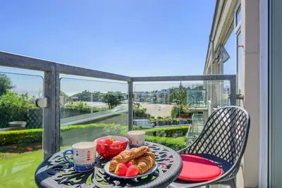 Image de 2 Bed in Tenby (oc-fb096)