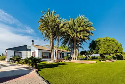 Image de El Bancalito—A Farmhouse with a Pool for Groups