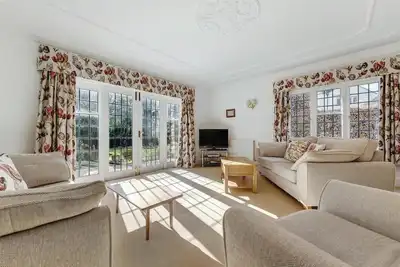 Image de 3 Bed in Bowness On Windermere (oc-lr139)