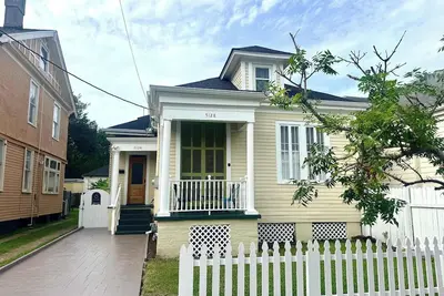 Image de Prime Tulane Villa w/ Ev Charger, Grill & Parking