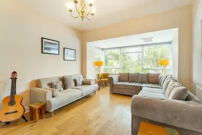 Image de 5 Bed in Bowness-on-Windermere (oc-lr007)