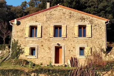 Image de La petite maison de la Lloubere en pleine nature