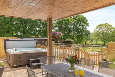 Image de 3 Bed in Godshill (oc-n42660)