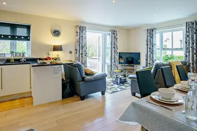 Image de 3 Bed in Tenby (oc-fb181)