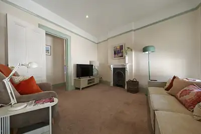 Image de 2 Bed in Beer (oc-g44900)
