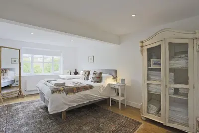Image de 4 Bed in Woodbridge (oc-m45316)