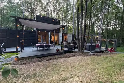 Image de Lake Anna's Only Container Vacation Rental Home-No Cleaning Fee To Our Guests! **