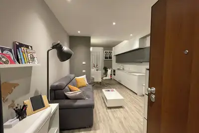 Image de Modern one-bedroom apartment – sleeps 4 – 5 minutes from the Bernina Express.