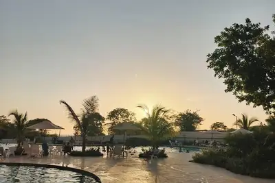 Image de Exclusive Studio Apartment: Nature, Beach, and Resort Pool.