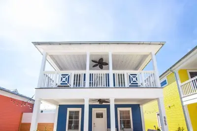 Image de Heron Hideaway: 3 bed/2 bath Lakeside Cottage w/ Garage!