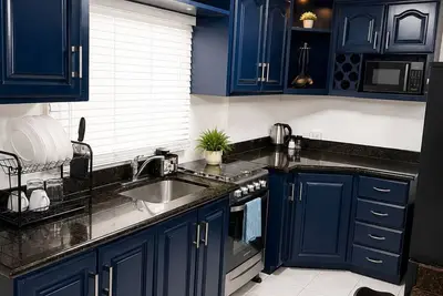 Image de Welcoming 2-bedroom apartment with Ac in vibrant Kingston, very central location