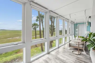 Image de The Sunsetter - River & Marsh Views - Renovated, Community Pool, Tennis & Pickleball Courts