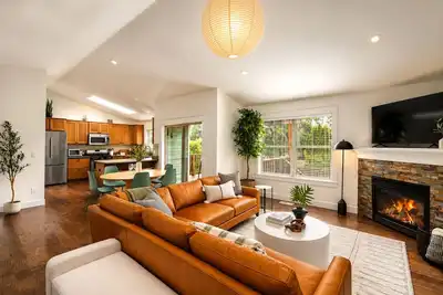 Image de Modern & Cozy Home - Ev Charger - Easy Access to Pdx Metro