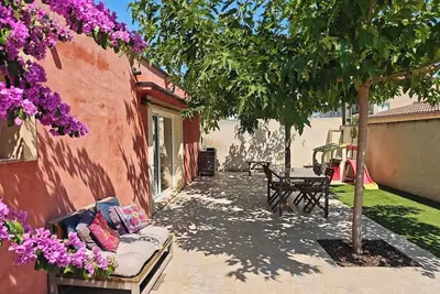 Image de L'Escale Provençale - Maisonnette avec cour ombragée à 5 minutes d'Avignon. . .