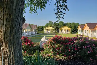 Image de Pristine, fragrance free, countryside cottage & Wellness Center on 20 acres.