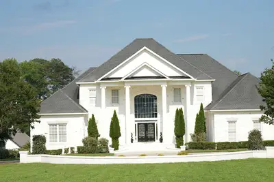 Image de Luxury Resort Style House with pond & Bridal Suite near mall of Ga, Lake lanier