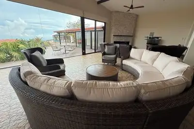 Image de Your 5-bdrm Mountain Villa with Ocean Views in San Ramon, Alajuela, Costa Rica