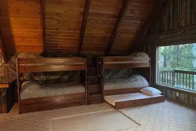 Image de Escape to the Mountains: Lodge with Stunning Views
