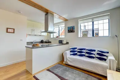 Image de 2 Bed in Swanage (oc-wy412)