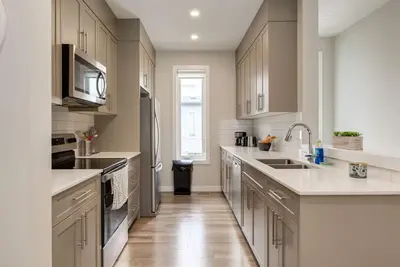 Image de Modern Townhome 10 Min to Yyc Airport