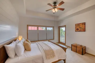 Image de Hilltop Escape - Enjoy Lake Superior Views with City Amenities