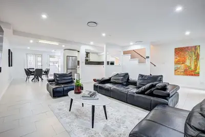 Image de Lakeview Family Retreat: Canberra-Cozy Townhouse!