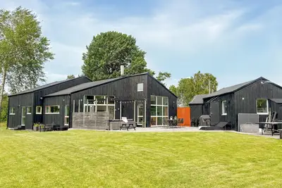 Image de Gorgeous home in Gråbo with sauna
