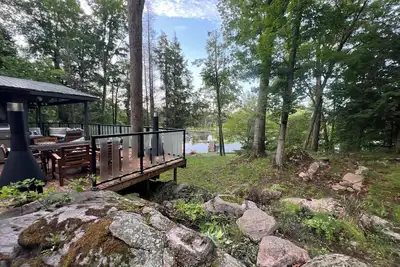 Image de 🛶Tranquil Relax & Quiet Lakefront- An escape with all the amenities🎣