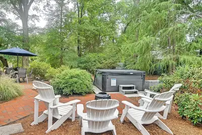 Image de Walk to Golf! Relax with Hot Tub and Game Room!