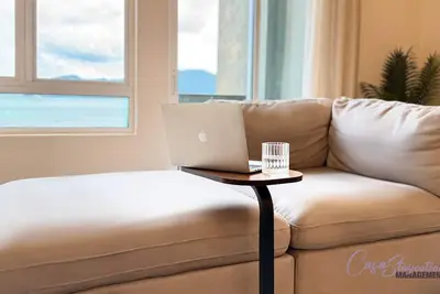 Image de Spacious 3-bedroom High floor apartment with Seaview