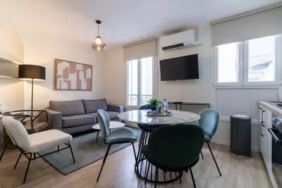 B1. Two Bedrooms#Champs Elysées#Arc de Triomphe#Ac