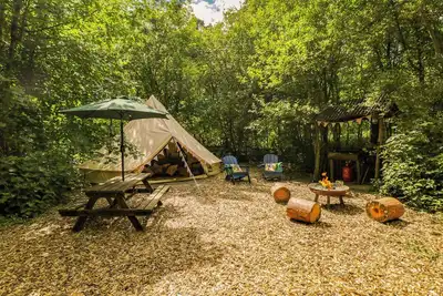 Image de Jungle Bell Tent, pet friendly, with a garden in Woolton Hill
