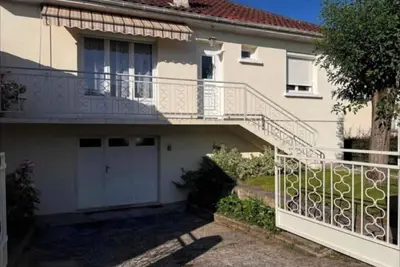 Image de Jolie maison dans le cœur du village avec jardin et parking privé
