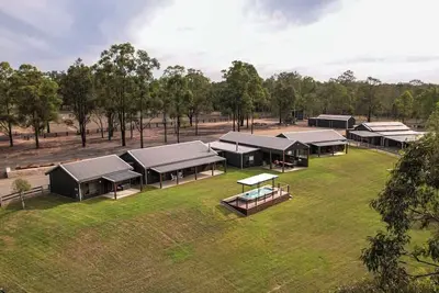 Image de Luxury 6 Star Farm Stay fit 16 people