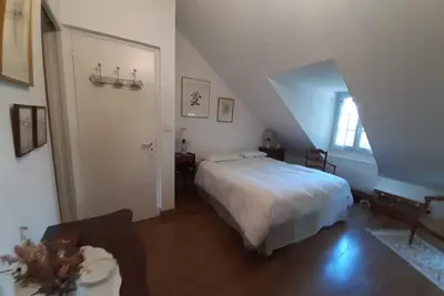 Image de Longère rustique tout confort avec jardin arboré et piscine