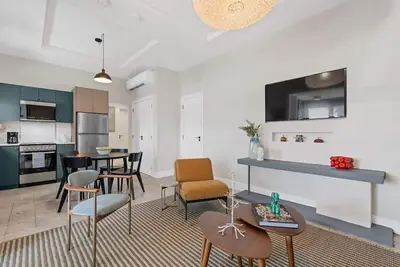 Cozy 2br in Miramar | Kitchen, Laundry & TVs