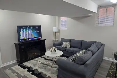 Image de Cozy 2-Bedroom Basement Apartment