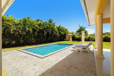 Image de Relaxing 2br Villa with Pool & Large Garden in Resort Style Community