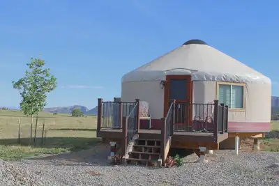 Image de Luxury Yurt w/ views & 5 min to Black Canyon National Monument!