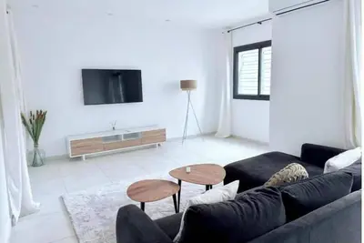 Image de Spacious Two-Bedroom Apartment with Private Balcony & Terrace