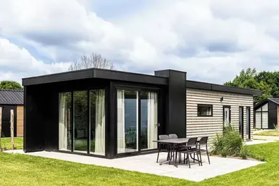 Image de Charming 2-bedroom chalet by peaceful canals amid Dutch nature
