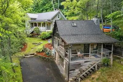 Image de River Cat Cottage and Cabin - Private River Access and Close to Wcu!
